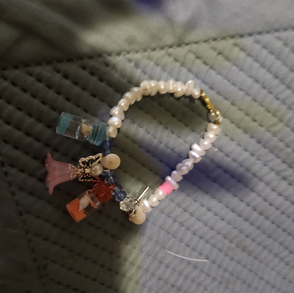 Jewlery,:bracelets,necklaces,chokers,keychains - Picture 8 of 14